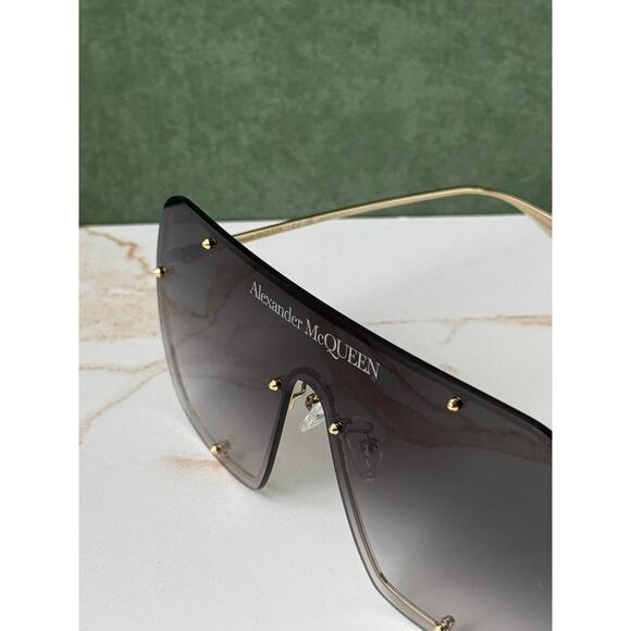 NEW Alexander McQueen AM0362S Gold Grey Studded Mask Sunglasses main image 8